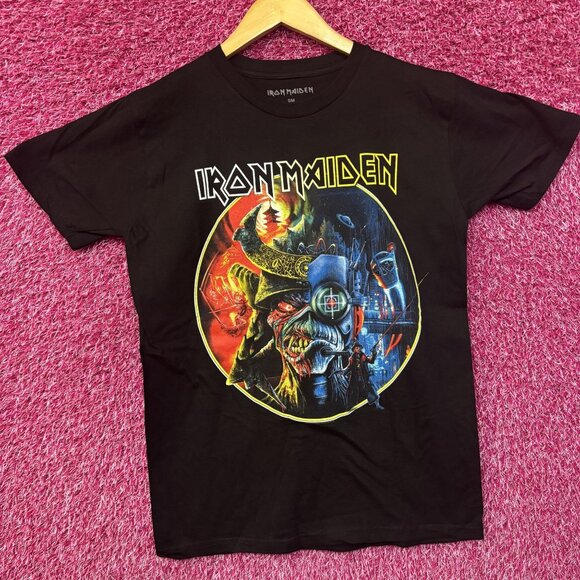 Iron Maiden Days of Futures Past 2024 Tour Black T-Shirt Small/ Medium - Picture 2 of 5